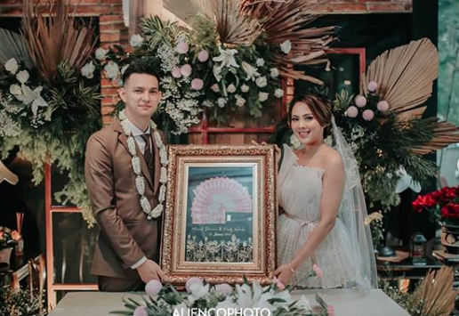 Sah Suami-Istri! Ini 10 Momen Mesra Marcell Darwin dan Nabila Faisal