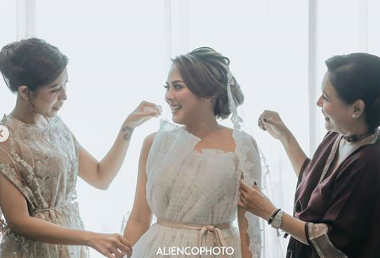Sah Suami-Istri! Ini 10 Momen Mesra Marcell Darwin dan Nabila Faisal