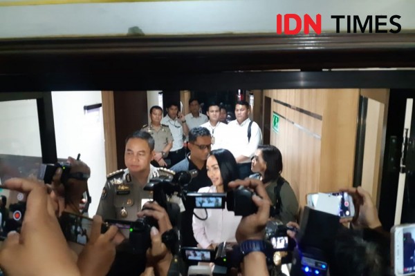 Diperiksa 11 Jam Soal MeMiles, Penyanyi Eka Deli Dicecar 59 Pertanyaan