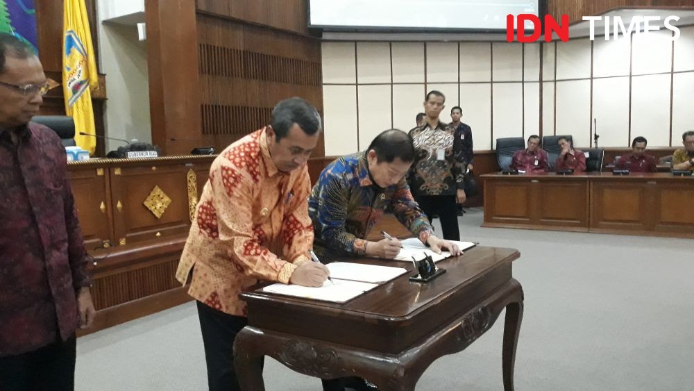 Menteri PPN Teken MoU Pembangunan Rendah Karbon dengan Bali dan Riau