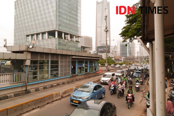 Harusnya Orang Jakarta Lakukan Ini Saat Terjebak Macet, Produktif Abis