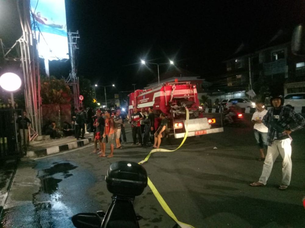 Neon Box Trans Studio Mall Bali Terbakar Menjelang Mal Tutup