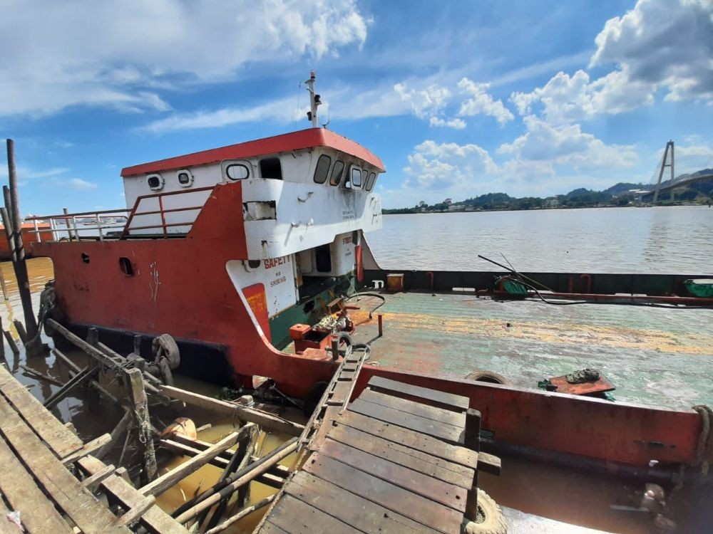 DLH Kaltim Minta Bantuan Pusat Telusuri Tumpahan CPO di Sungai Mahakam