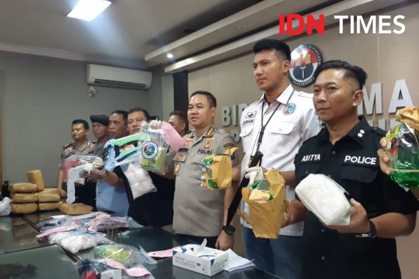Pengedar Sabu Jaringan Internasional Ditangkap di Parkiran Juanda
