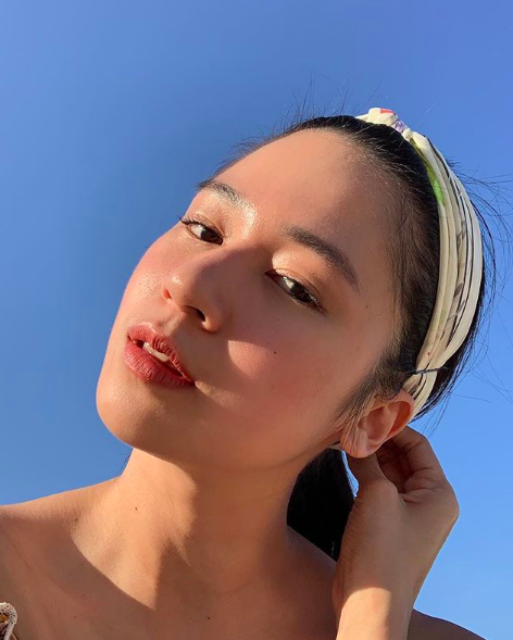 Bak ABG, 10 Pesona Awet Muda Laura Basuki ini Bikin Melting, Meleleh!