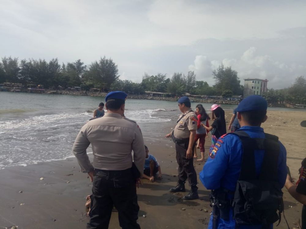 Wisatawan Asal Jakarta Hilang Terseret Ombak Besar di Pantai Sawarna 