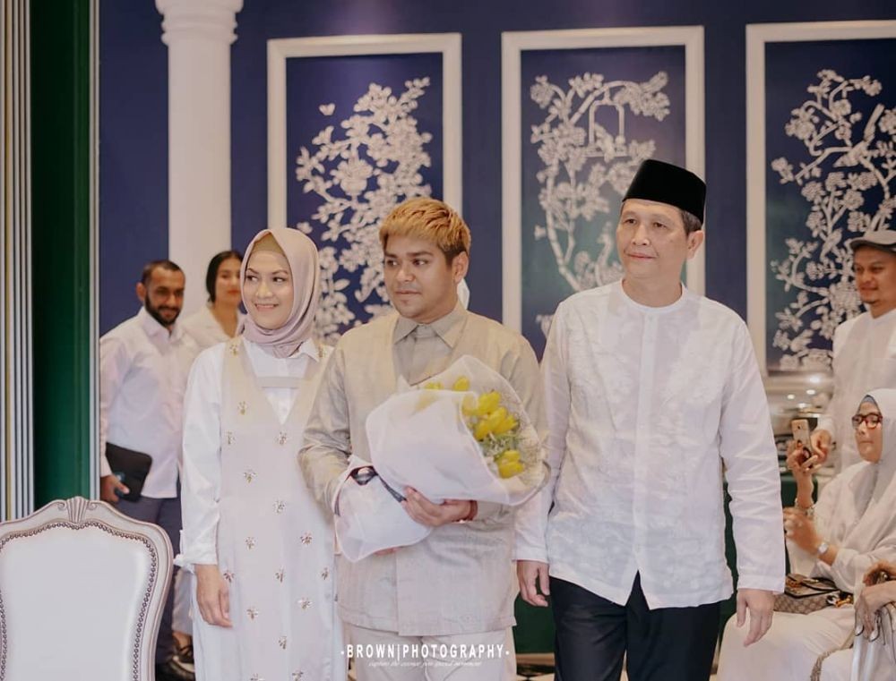 Lamaran Pasangan Hits! 10 Momen Romantis Abdul Idol dan Artika Rustam