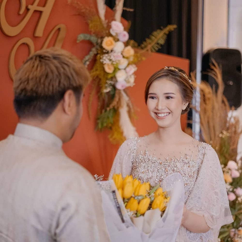 Lamaran Pasangan Hits! 10 Momen Romantis Abdul Idol dan Artika Rustam