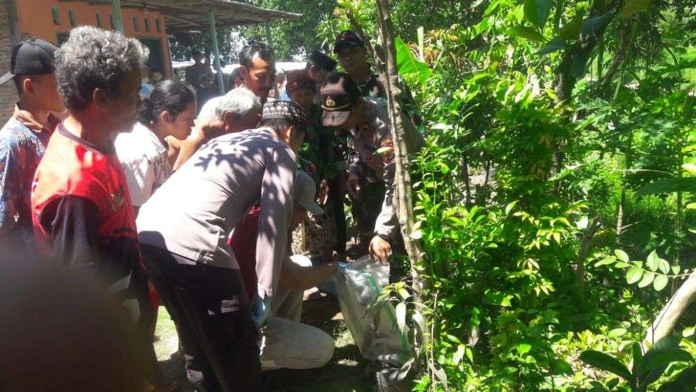 Geger, Warga Kebumen Temukan Panah dan Senjata di Pekarangan Rumah