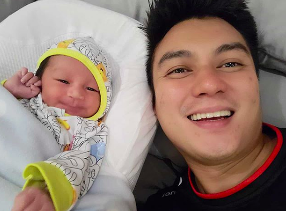 Papa Siaga Idaman, 10 Momen Manis Interaksi Baim Wong dan Baby Kiano 