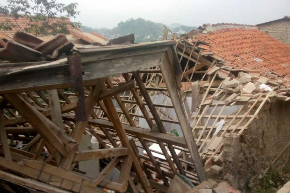 Rumah Hancur Akibat Ledakan Gas Melon di Cimahi, Dua Orang Luka Berat
