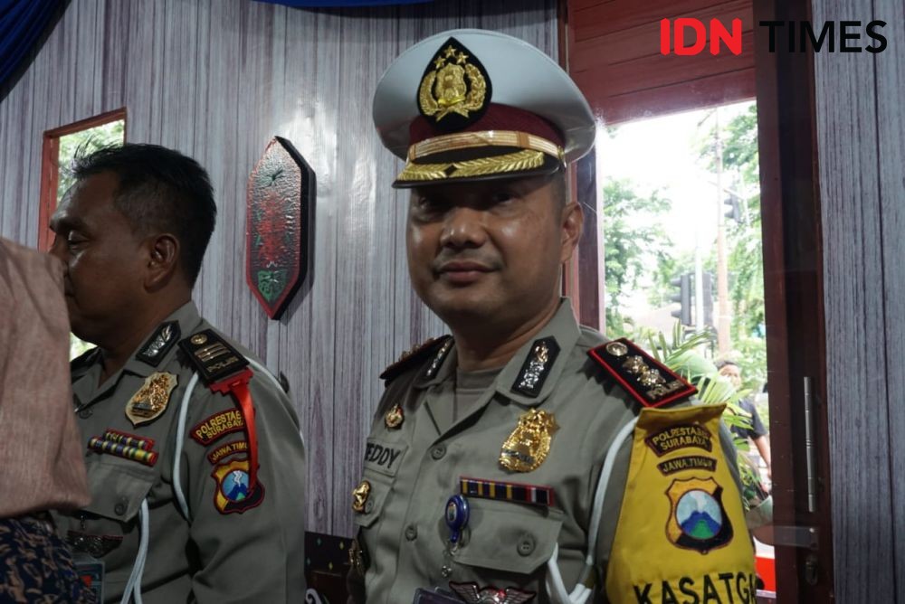 Physical Distancing, Layanan SIM Polrestabes Surabaya Kembali Ditutup