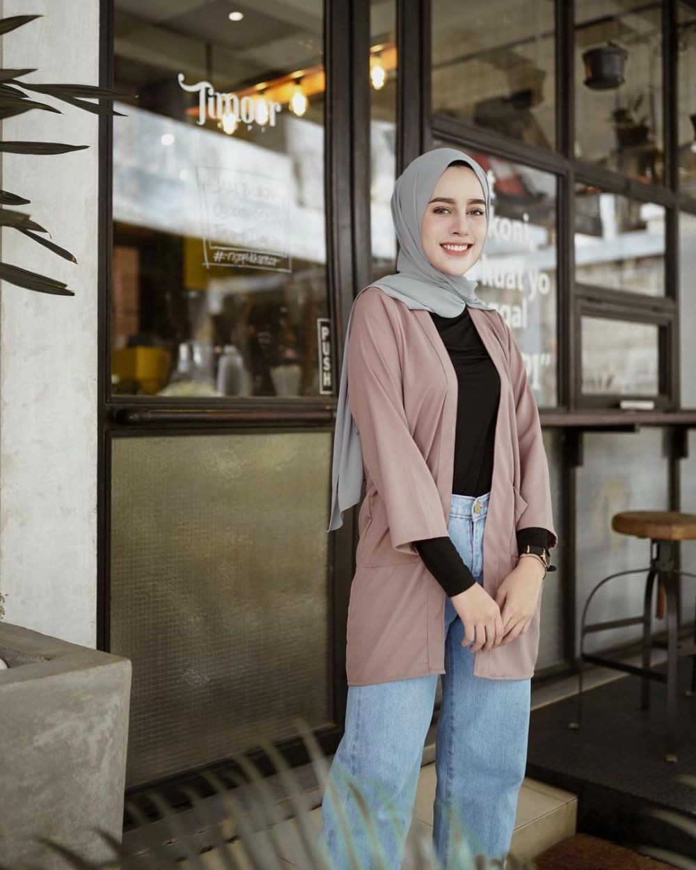 Curi Perhatian Gebetan dengan 10 Style Hijab Manis Ini, Pasti Terpana!