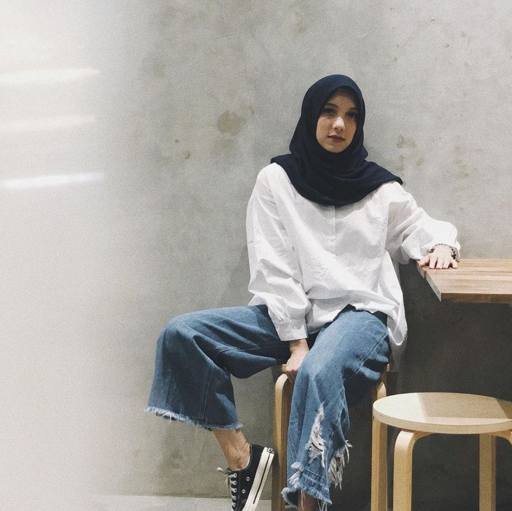 Curi Perhatian Gebetan dengan 10 Style Hijab Manis Ini, Pasti Terpana!