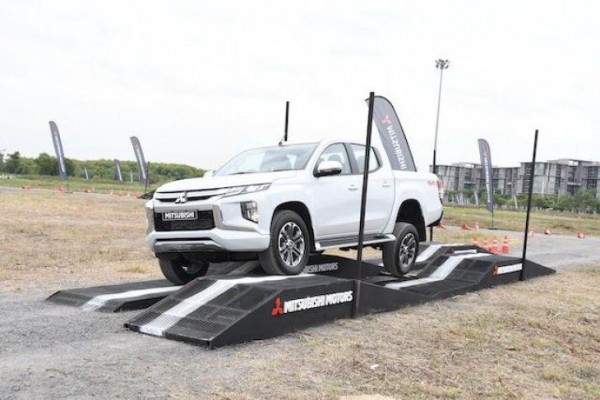 Inilah Untung Rugi Miliki Mobil Double Cabin