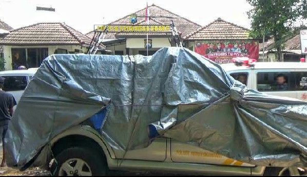 Diduga Karena Rem Blong, Mobil Patroli Polisi Tabrak Kendaraan Lain
