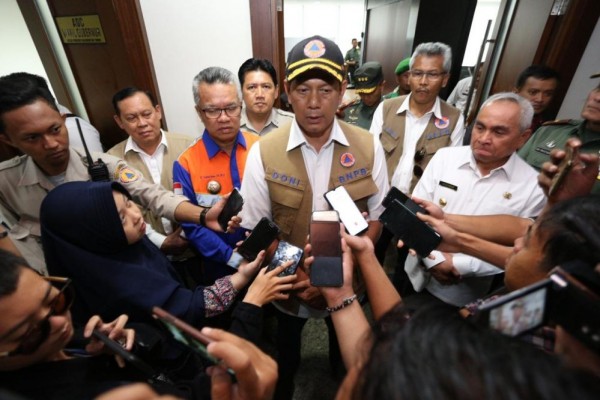 Kepala BNPB Doni Monardo Kunjungi Lokasi Banjir Di NTT