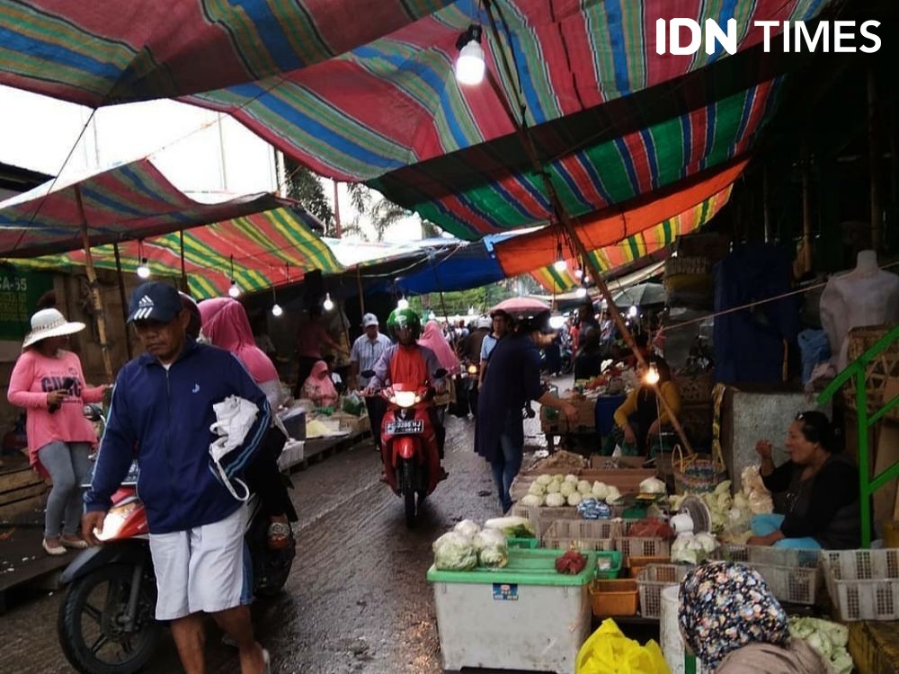Kualitas Rusak, Harga Jual Cabai-Bawang di Pasar Induk Palembang Turun