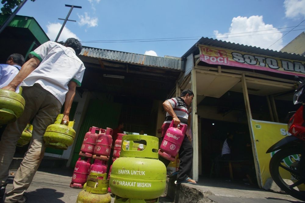 Pedagang Nakal di Tangerang, Oplos Gas 3 Kg ke Tabung 12 Kg