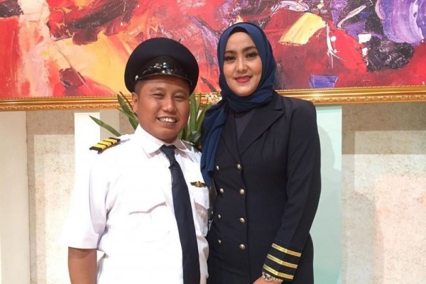 Penuh Keceriaan, 10 Potret Harmonis Keluarga Komedian Narji