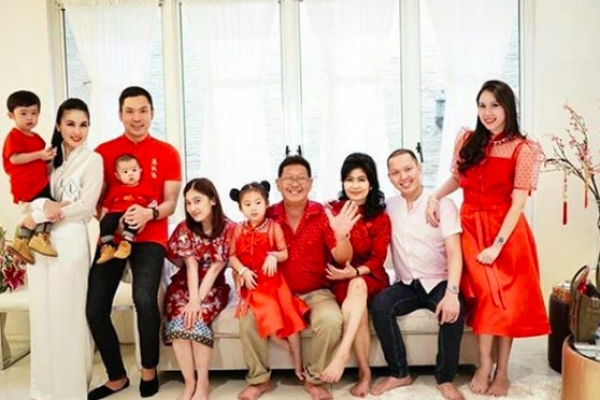 9 Momen Perayaan Imlek Sandra Dewi, Sederhana dan Penuh Cinta