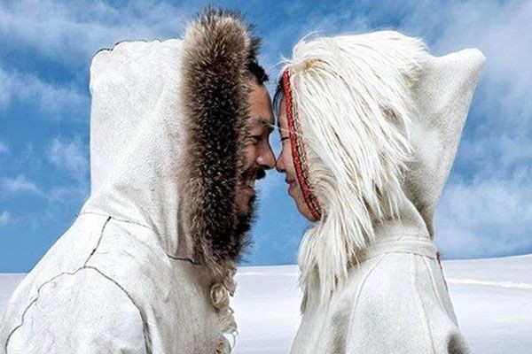 7 Fakta Eskimo Kiss yang Jarang Orang Ketahui, Ternyata Bukan Ciuman!