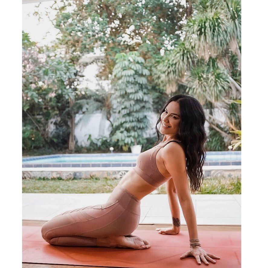 Awet Muda! 10 Potret Body Goals Sophia Latjuba yang Bikin Gak Berkedip