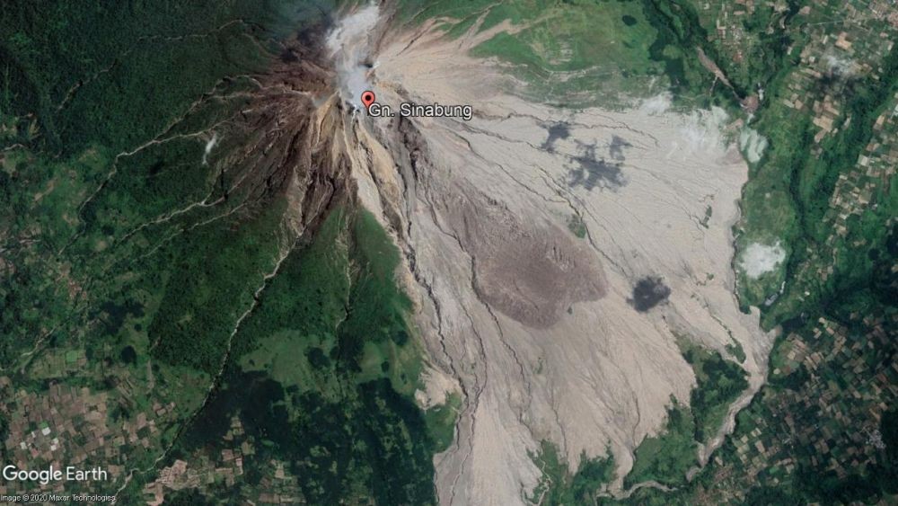 Sinabung Erupsi Lagi pada Lebaran Kedua, Kubah Lava Kian Membesar