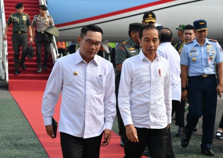 Jokowi Tanam Puluhan Ribu Bibit Vetiver di Sukajaya Bogor