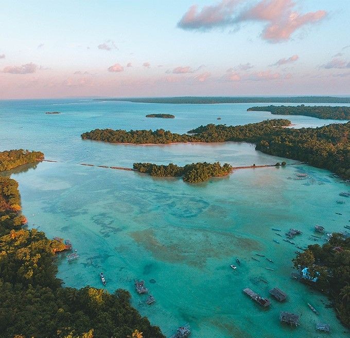 9 Pulau di Indonesia Ini Gak Kalah Indah dengan Maldives, Bikin Takjub