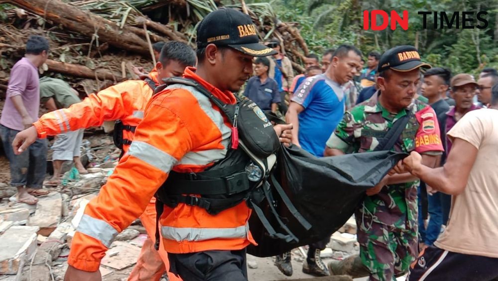 Siswa Korban Banjir Bandang di Barus Tetap Bisa Belajar Tanpa Seragam