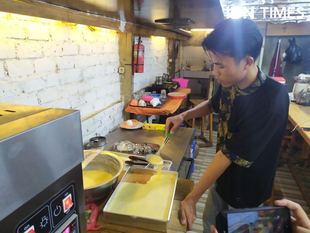 Kilas Sejarah Kue Delapan Jam dan Maksuba, Kue Basah Khas Palembang