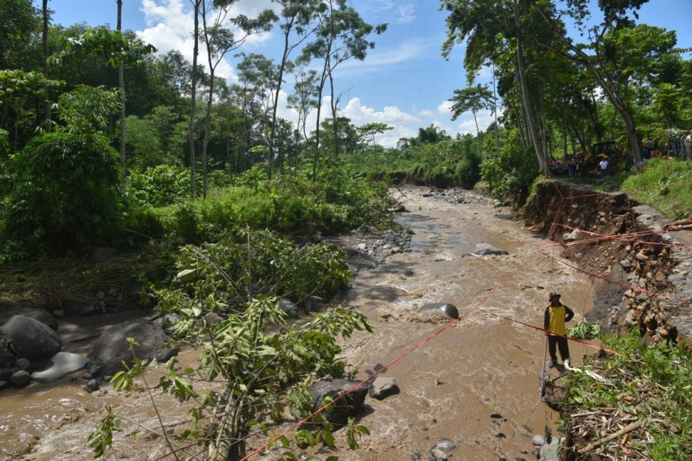 BPBD Jember Imbau Warga Waspada Banjir Bandang Susulan