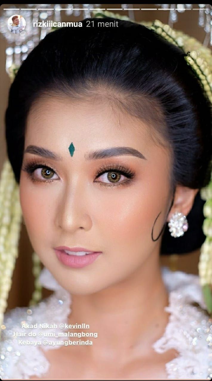 9 Style dan Makeup Akad Nikah Kevin Liliana Adat Sunda  