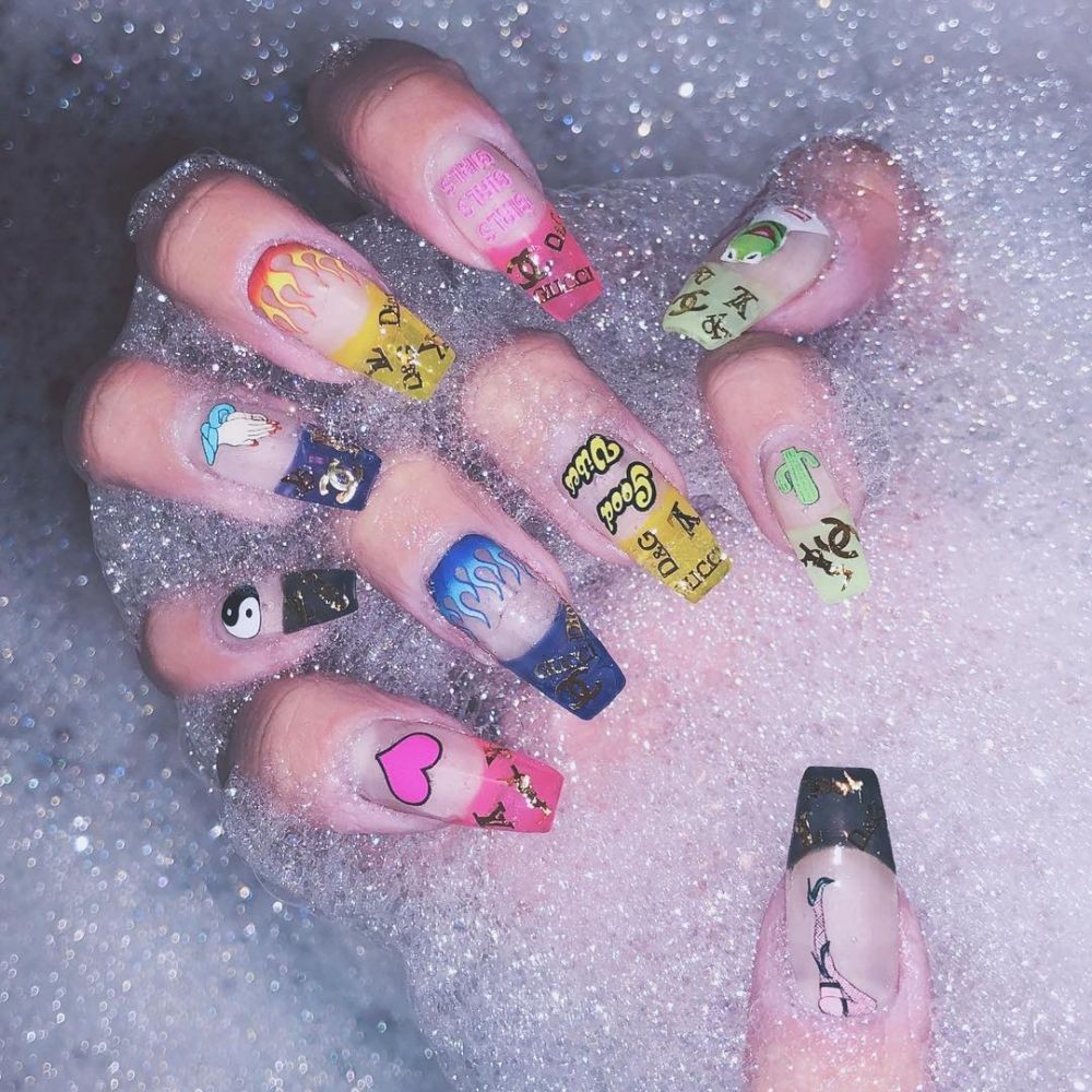 Langganan Artis Hollywood, Ini 9 Kreasi Nail Art ala Britney Tokyo