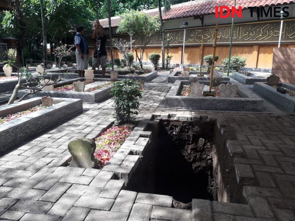 Jelang Pemakaman Gus Sholah, Polres Jombang Terapkan Rekayasa Lalin