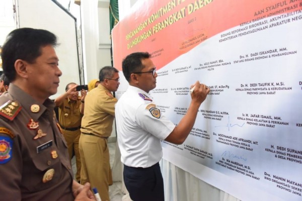 Hindari Korupsi, Pejabat Pemprov Jabar Teken Pakta Integritas