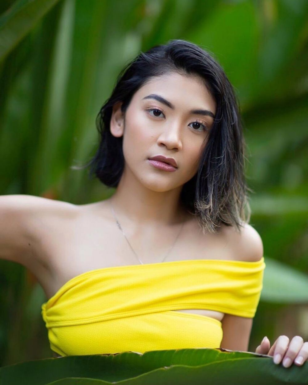 10 Potret Manis Canti Tachril, Model yang Dekat dengan Adipati Dolken