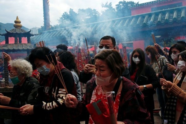 Pemimpin Hong Kong Perintahkan Pejabat Pemerintah Tak Pakai Masker