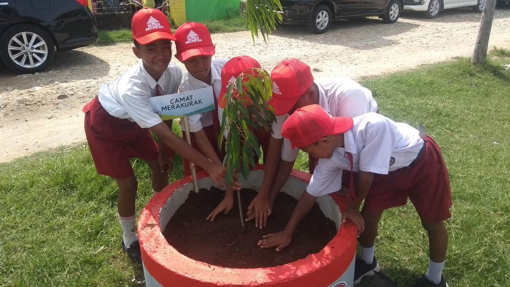 Cegah Banjir dan Tanah Longsor, Ratusan Pelajar Tuban Tanam Pohon