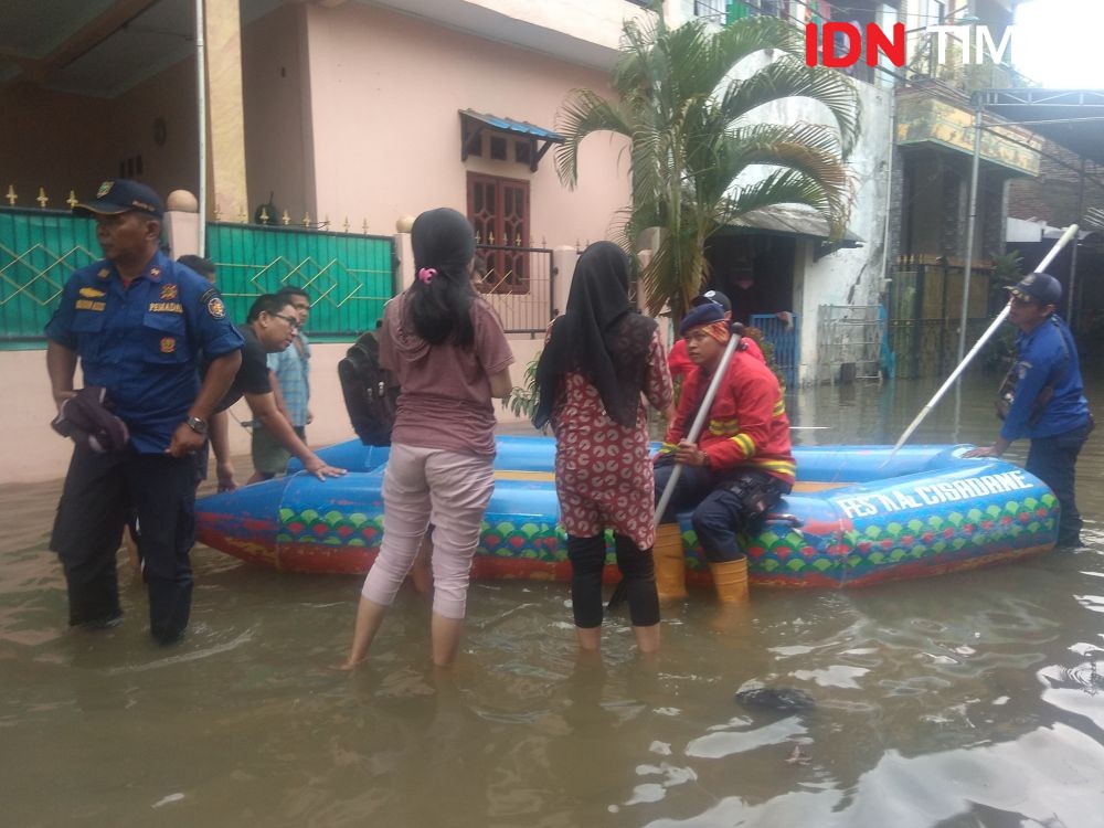 Ratusan Korban Banjir di Tangerang Enggan Dievakuasi