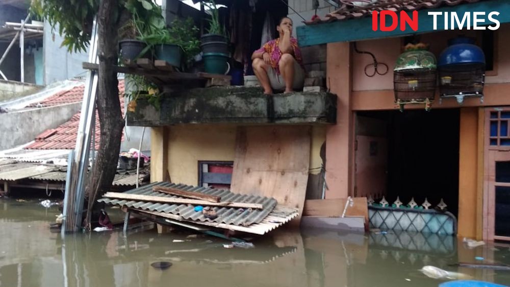 10 Potret Terkini Banjir yang Landa di Kota Tangerang 