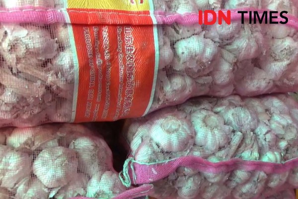 Distributor Kepergok Timbun 29 Ton Bawang Putih di Tengah Kelangkaan