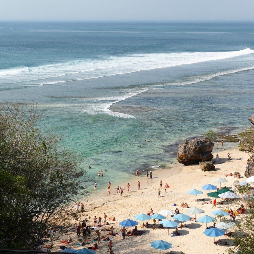 8 Pantai Terindah di Kawasan Uluwatu Bali, Surganya Pencinta Senja 