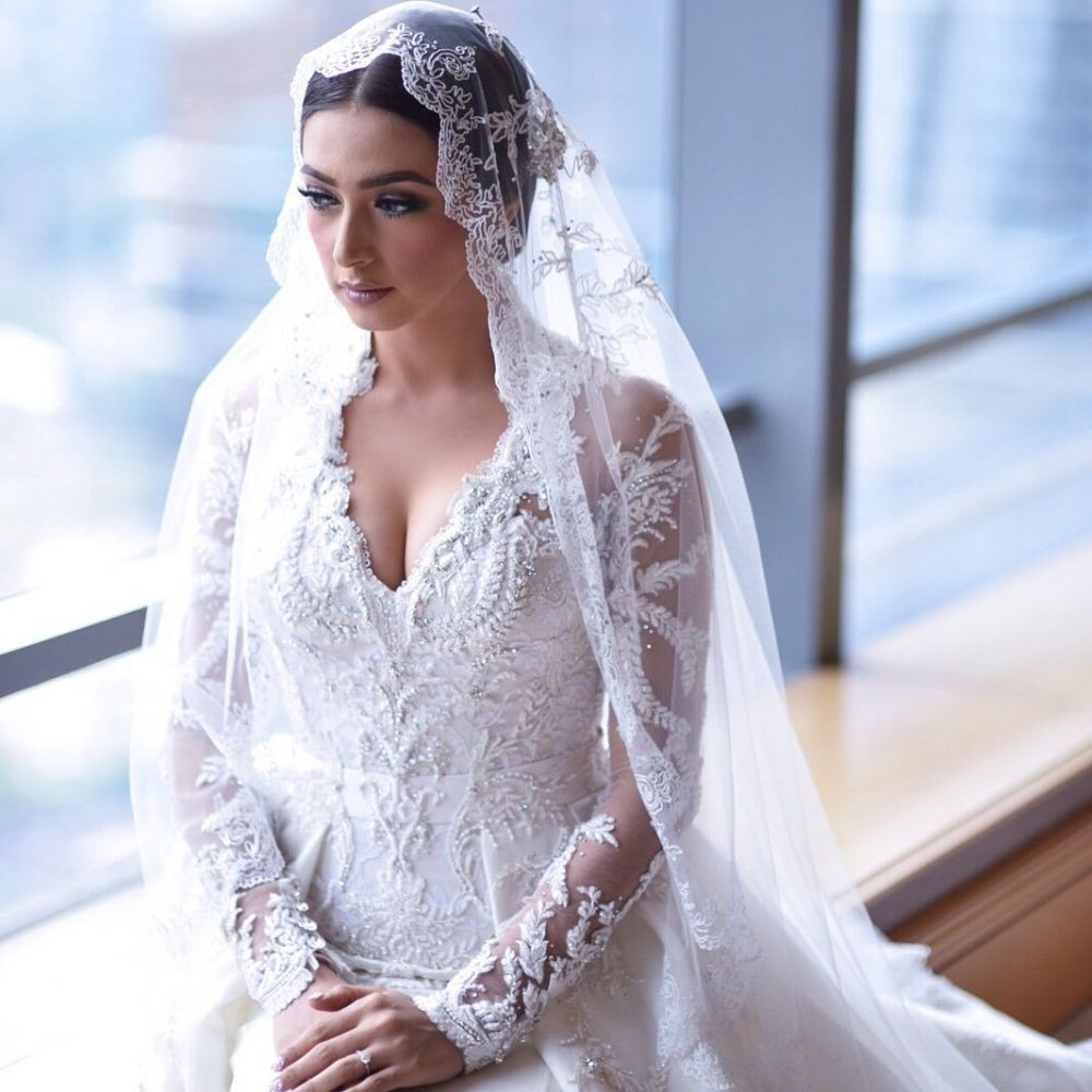 Anggun Banget, 9 Inspirasi Kebaya dan Busana Etnik ala Nabila Syakieb