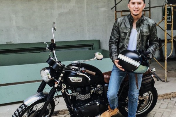 Bikers Sejati, Ini 10 Foto Ananda Omesh dengan Koleksi Motor Gedenya