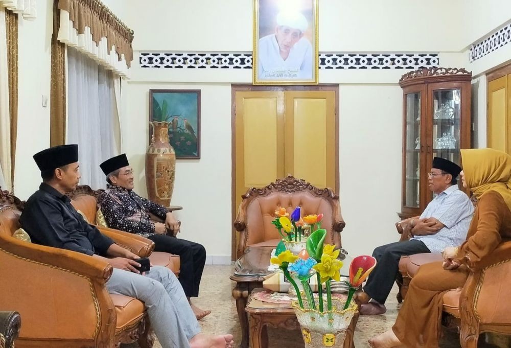 Bakal Calon Bupati Abdul Halim Muslih Sowan ke Tokoh Senior PDIP