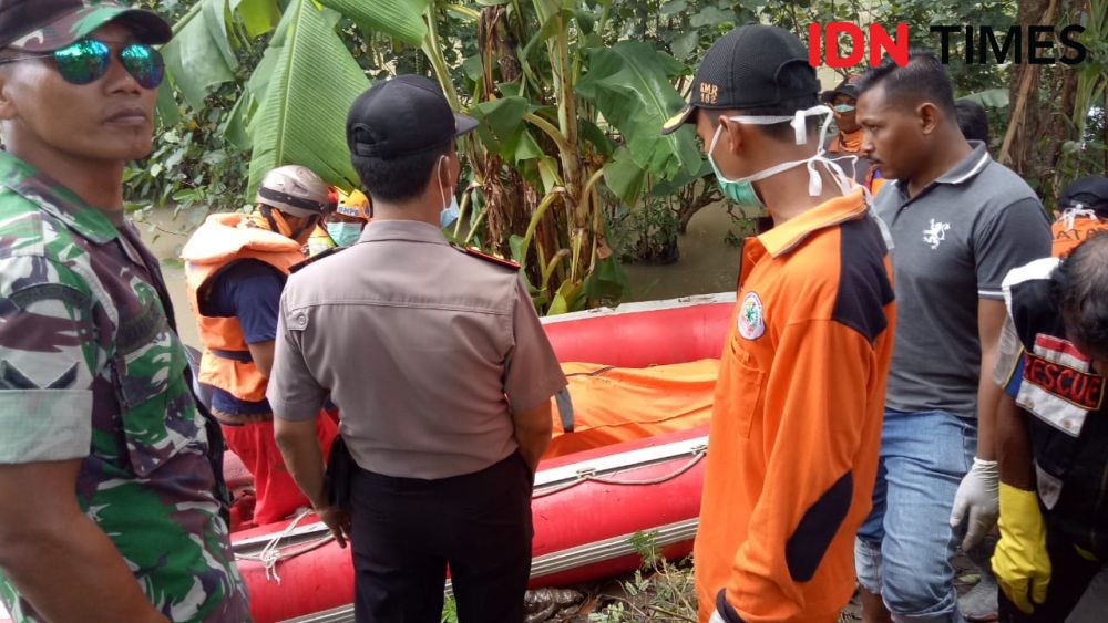 Mayat Wanita Telanjang Ditemukan Mengapung di Kali Konto Jombang