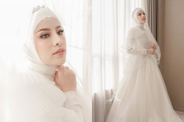 Inspirasi Gaun & Makeup Aghnia Punjabi Saat Akad, Anggun nan Elegan!