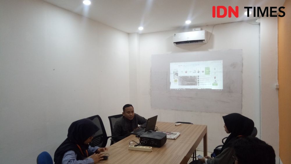 Confie Indonesia dan IDN Times Bagi-bagi Tips Jurnalistik bagi Pemula